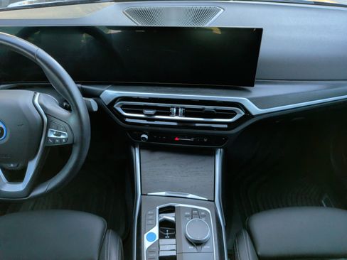 Certified 2023 BMW i4 eDrive40 image 29