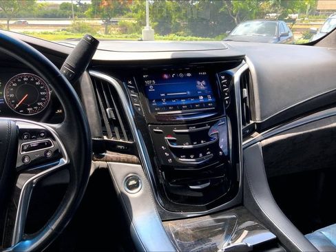 Used 2015 Cadillac Escalade ESV Platinum RWD image 6