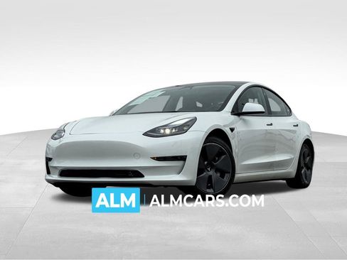 Used 2023 Tesla Model 3 Standard Range image 1