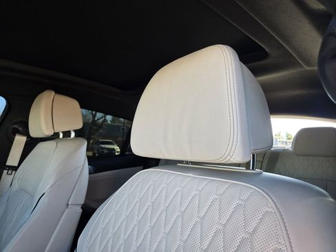 Used 2023 BMW X6 xDrive40i w/ M Sport Package image 16