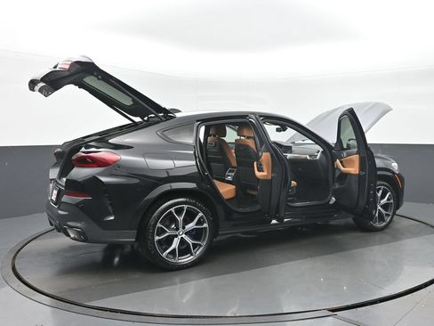 Used 2023 BMW X6 xDrive40i AWD/4WD image 38
