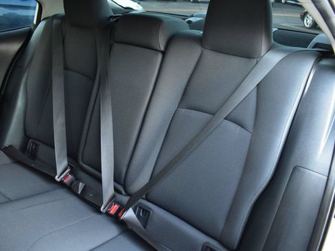 Used 2021 Toyota Corolla LE FWD image 21