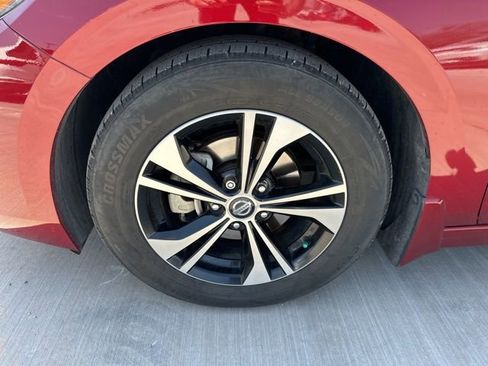 Used 2021 Nissan Sentra SV image 2