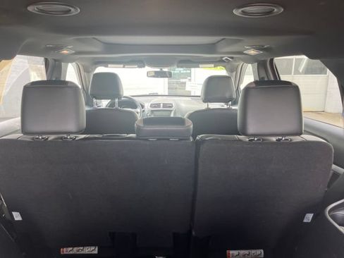 Used 2017 Ford Explorer XLT w/ Equipment Group 202A FWD image 31