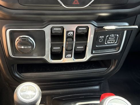 Used 2020 Jeep Wrangler Unlimited Sport S AWD/4WD image 24
