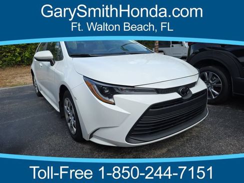 Used 2025 Toyota Corolla LE FWD image 1