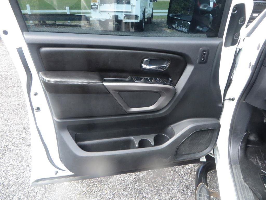 Used 2015 Nissan Titan PRO-4X w/ Pro-4x Luxury Package AWD/4WD image 14