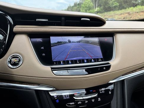 Used 2020 Cadillac XT5 Sportv w/ Platinum Package AWD/4WD image 16