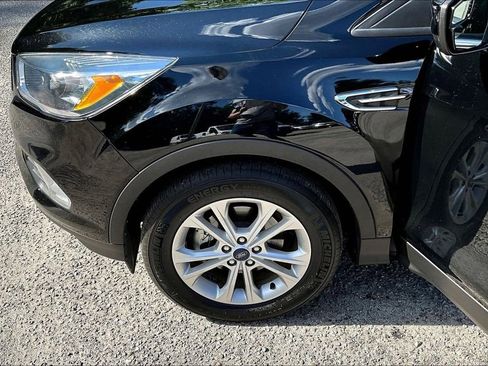 Used 2018 Ford Escape SE image 9