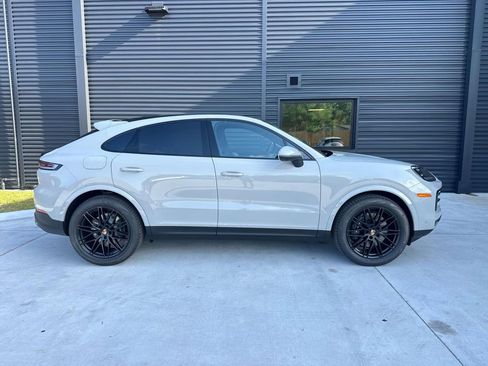 New 2026 Porsche Cayenne Coupe AWD/4WD image 10