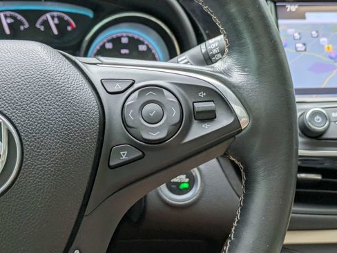 Used 2017 Buick Envision Essence FWD image 29