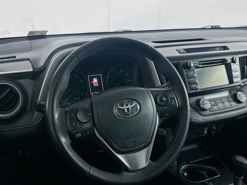 Used 2017 Toyota RAV4 XLE image 18