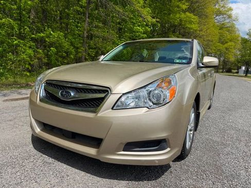 Used 2010 Subaru Legacy 2.5i Premium AWD/4WD image 1