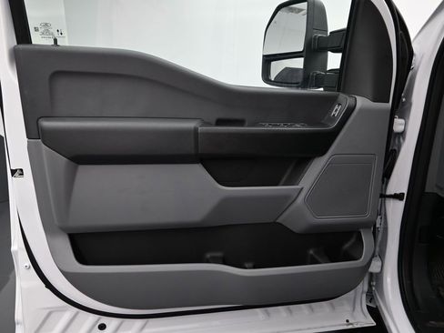 New 2025 Ford F250 XL w/ XL Chrome Package image 11