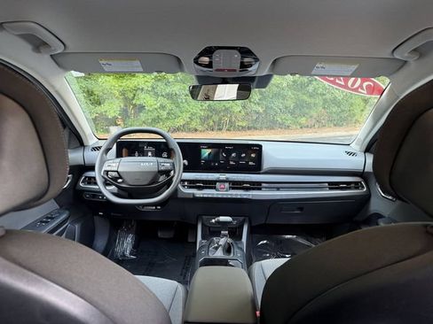 Used 2025 Kia K4 FWD image 33
