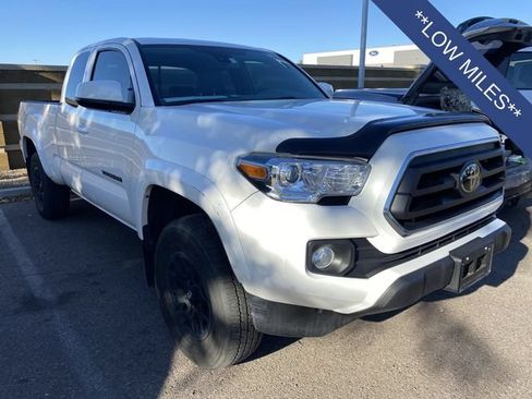 Used 2020 Toyota Tacoma SR5 AWD/4WD image 5