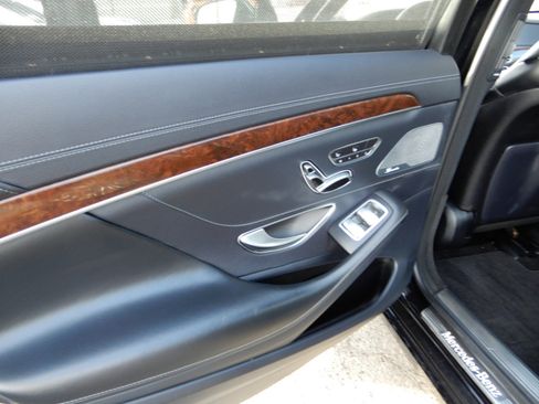 Used 2019 Mercedes-Benz S 560 4MATIC Sedan image 11