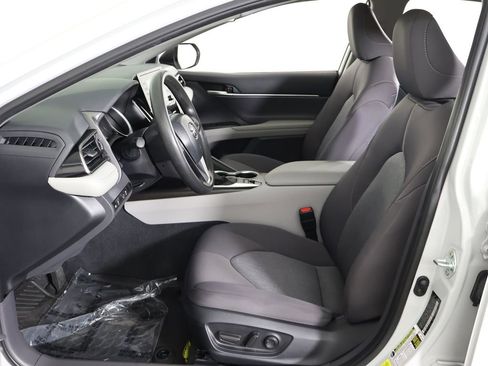Used 2024 Toyota Camry LE FWD image 29