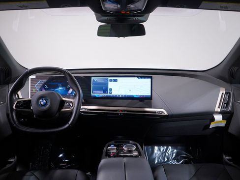 Used 2024 BMW iX xDrive50 image 10