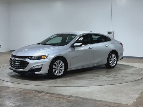 Used 2019 Chevrolet Malibu LT w/ Leather Package FWD image 5