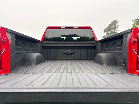 Used 2025 Chevrolet Silverado 1500 Custom Trail Boss w/ Dark Appearance Package AWD/4WD image 48