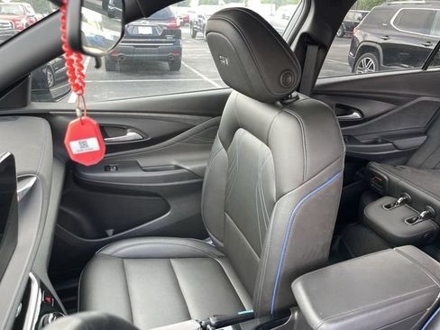 Used 2025 Buick Envista Sport Touring w/ Convenience I Package FWD image 23