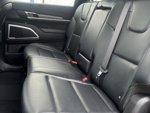Used 2020 Kia Telluride LX image 17