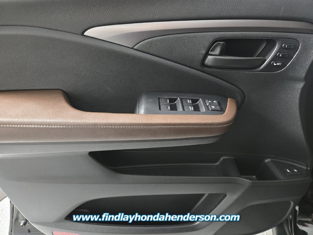 Certified 2025 Honda Passport EX-L image 25