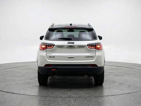 Used 2025 Jeep Compass Trailhawk image 7