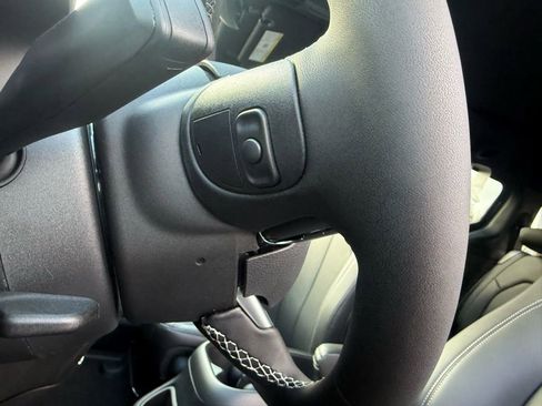 New 2026 Chrysler Pacifica Select FWD image 71