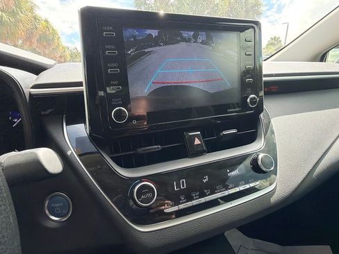 Used 2021 Toyota Corolla LE FWD image 10