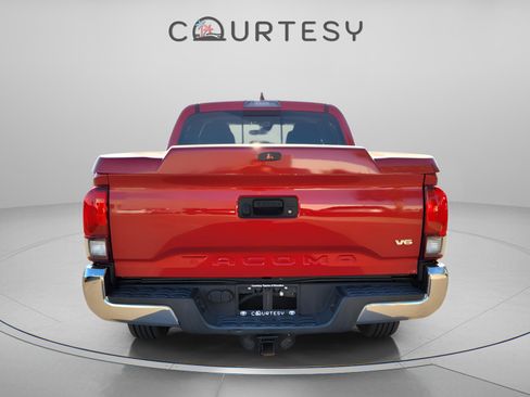 Certified 2021 Toyota Tacoma SR5 image 4