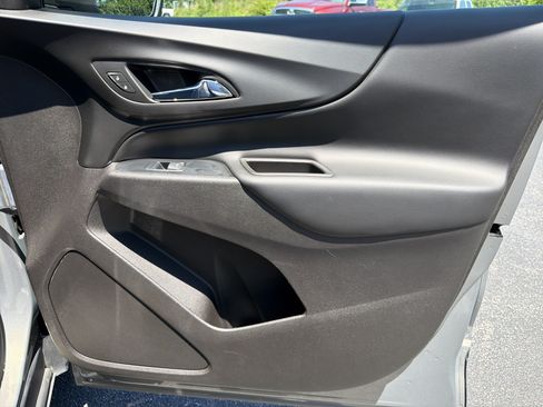 Used 2018 Chevrolet Equinox LT FWD image 14