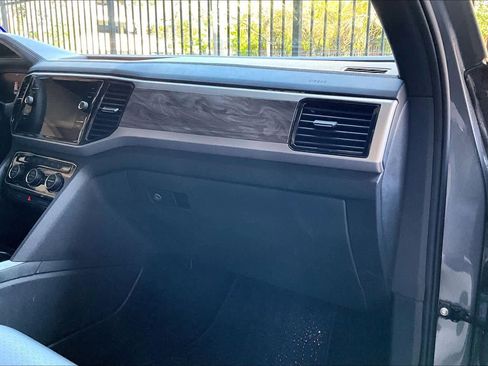 Used 2023 Volkswagen Atlas Cross Sport SE image 18