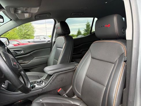 Used 2023 GMC Acadia AT4 w/ Preferred Package AWD/4WD image 4