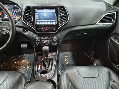 Used 2019 Jeep Cherokee Limited FWD image 14