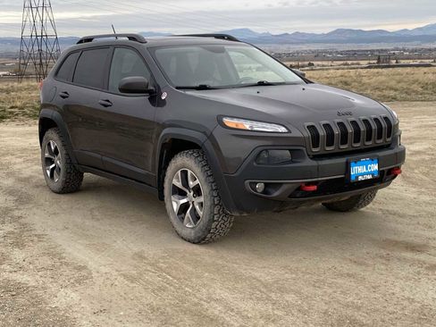 Used 2015 Jeep Cherokee Trailhawk w/ Comfort/Convenience Group image 11