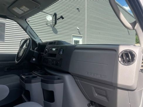 Used 2023 Ford E-450 and Econoline 450 Super Duty w/ Power Windows & Locks Group image 25