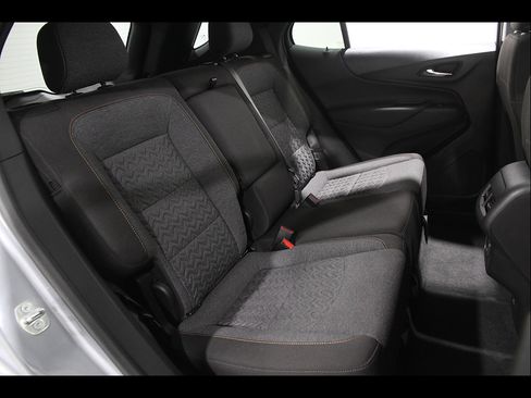 Used 2023 Chevrolet Equinox LT FWD image 18