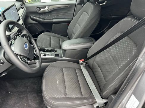 Used 2023 Ford Escape Active w/ Tech Pack #2 AWD/4WD image 25