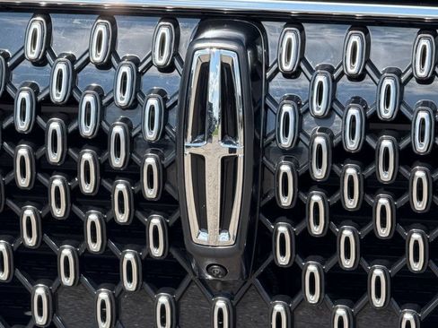 Certified 2026 Lincoln Aviator AWD image 9