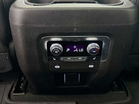 Used 2021 GMC Yukon Denali AWD/4WD image 34