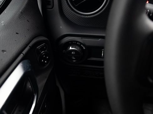 Used 2024 Jeep Gladiator Rubicon w/ Convenience Group image 13