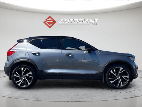 Used 2019 Volvo XC40 T5 R-Design AWD/4WD image 9