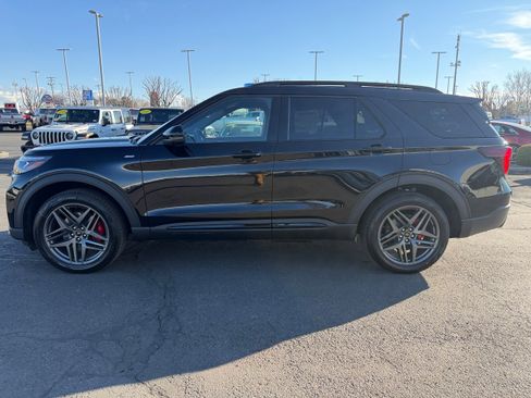 New 2026 Ford Explorer ST-Line w/ ST-Line Street Pack AWD/4WD image 6