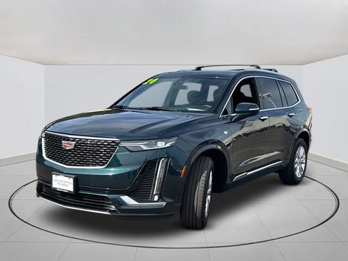Certified 2024 Cadillac XT6 Luxury FWD image 11