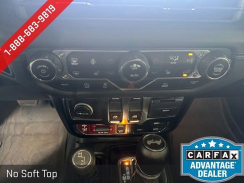 Used 2024 Jeep Wrangler Rubicon w/ Convenience Group AWD/4WD image 4