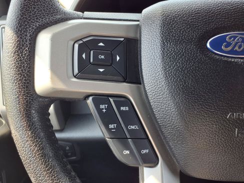 Used 2015 Ford F150 Lariat w/ Equipment Group 502A Luxury RWD image 16