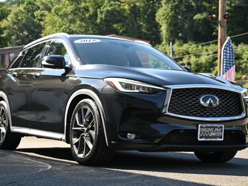 Used 2019 INFINITI QX50 Essential w/ Sensory Package AWD/4WD image 9