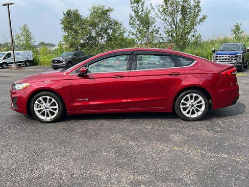 Used 2019 Ford Fusion SE FWD image 18